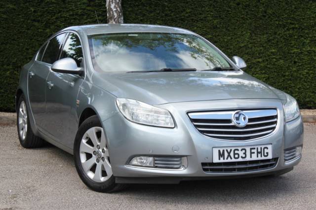 Vauxhall Insignia 2.0 CDTi ecoFLEX SRi 5dr [Start Stop] Hatchback Diesel Silver Lake Metallic