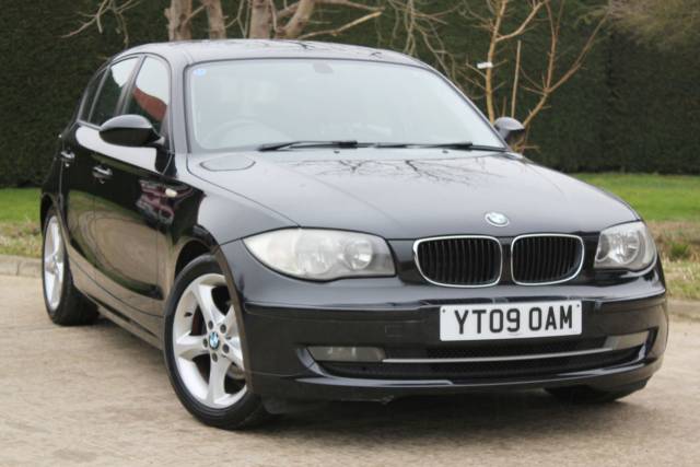 BMW 1 Series 2.0 118d Edition ES Hatchback Diesel Sapphire Black Metallic